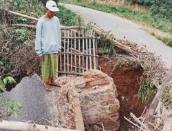 Dianggap Anak Haram Pembangunan: Jalan Rusak Lambitu Dibiarkan Menjadi Lubang Untuk Korban Yang Siap Berjatuhan